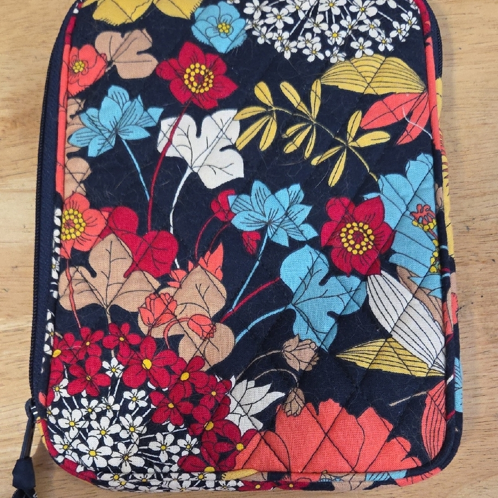 Vera Bradley Floral Quilted E-reader Tablet Case - Picture 5 of 5